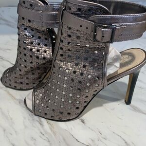 Women’s Vince Camuto VC-Karsten Bootie size 7.5